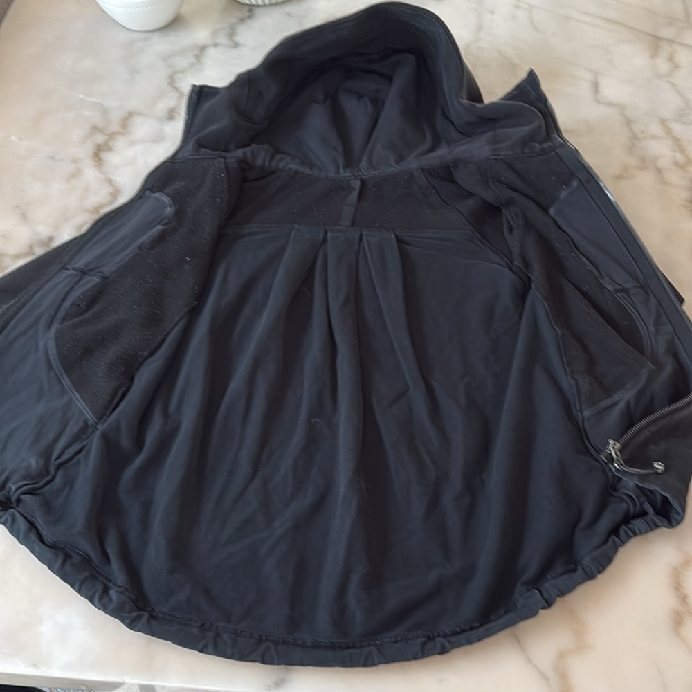 Lululemon Pleat To Street Hoodie Zip Jacket Pleated Back Jacket Black Sz 2 - Picture 12 of 16